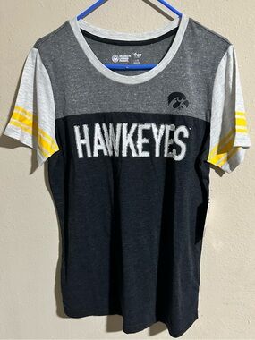 G-III Hawkeyes Short Sleeve Tee in Black, Gray & Yellow